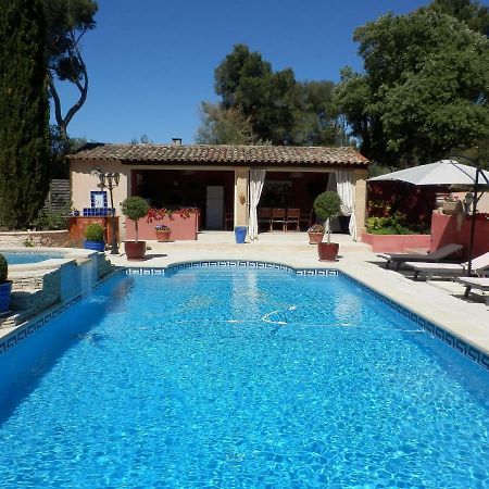 Mas Les Vieux Chenes Bed & Breakfast Lambesc Dış mekan fotoğraf