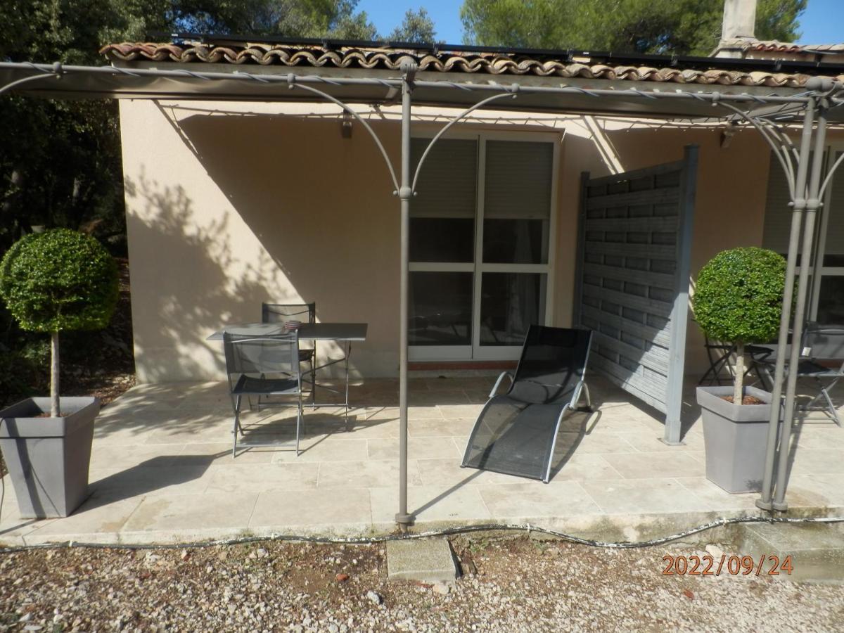 Mas Les Vieux Chenes Bed & Breakfast Lambesc Dış mekan fotoğraf