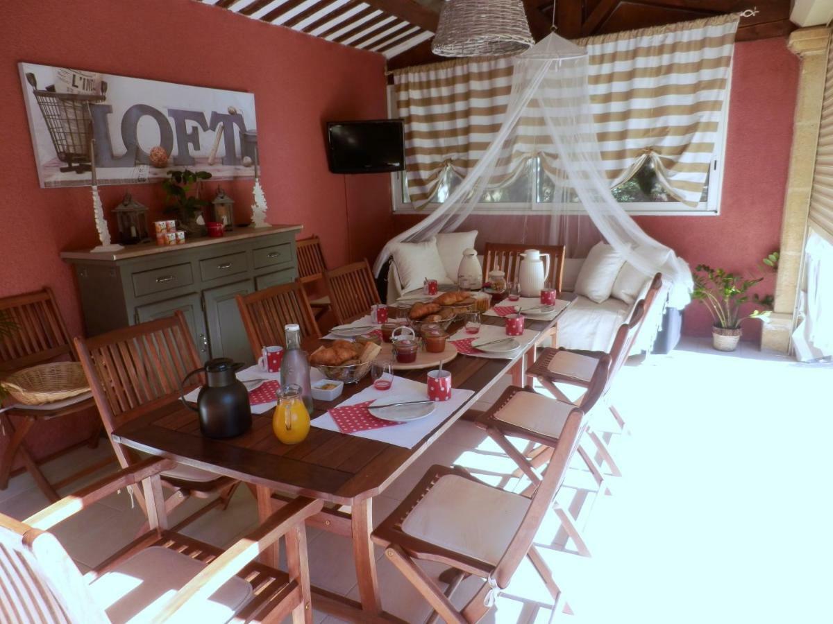 Mas Les Vieux Chenes Bed & Breakfast Lambesc Dış mekan fotoğraf