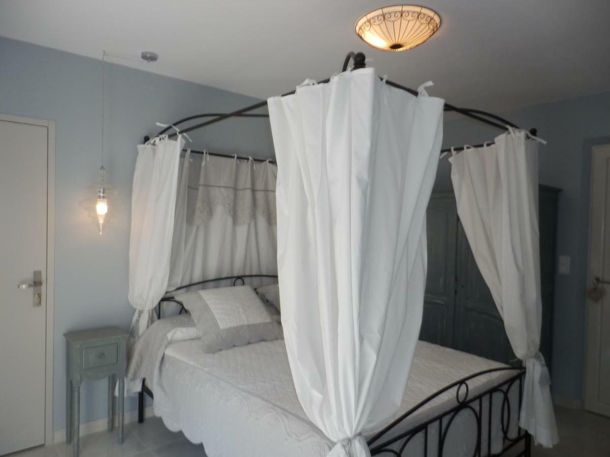 Mas Les Vieux Chenes Bed & Breakfast Lambesc Dış mekan fotoğraf