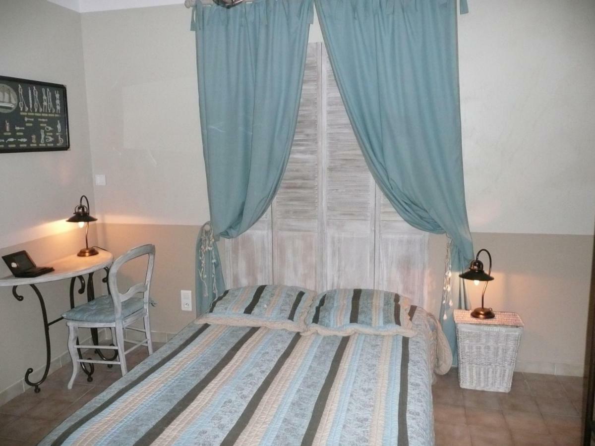 Mas Les Vieux Chenes Bed & Breakfast Lambesc Dış mekan fotoğraf
