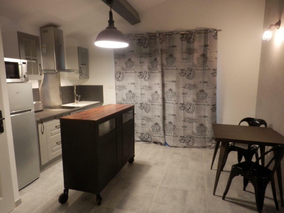 Mas Les Vieux Chenes Bed & Breakfast Lambesc Dış mekan fotoğraf